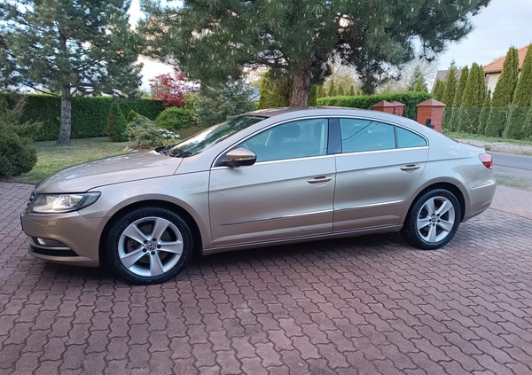 Volkswagen Passat cena 40900 przebieg: 230000, rok produkcji 2015 z Lubin małe 497